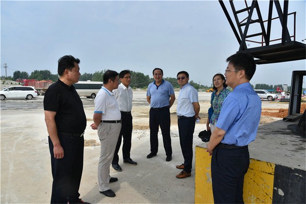 实地查看淮河凤阳段非法堆砂整改现场_副本.jpg