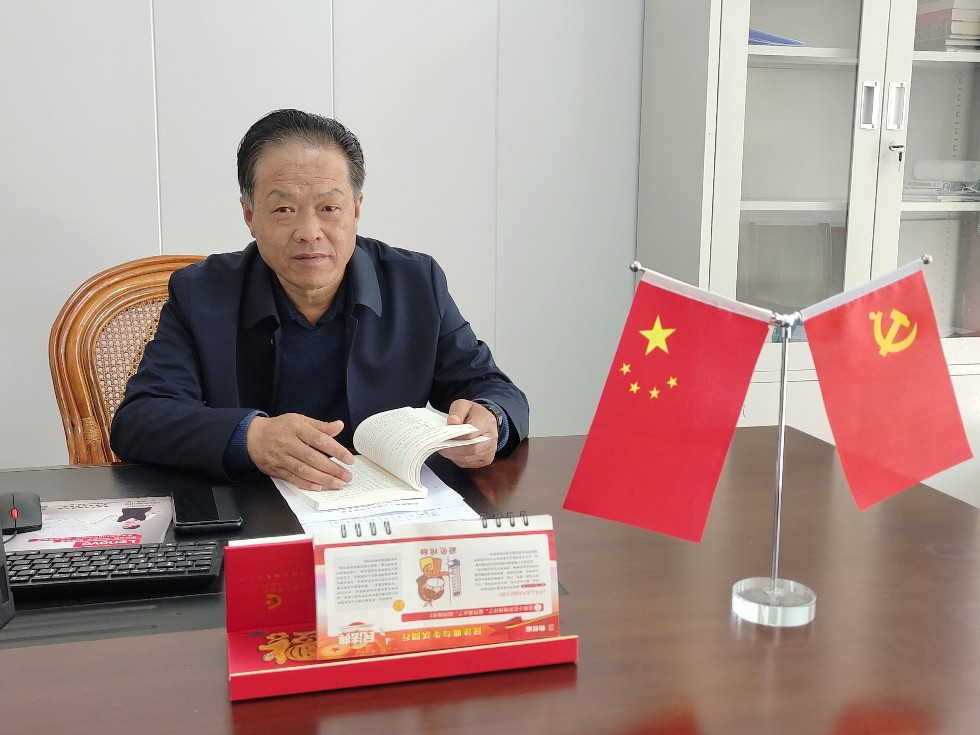 张荣耀.jpg